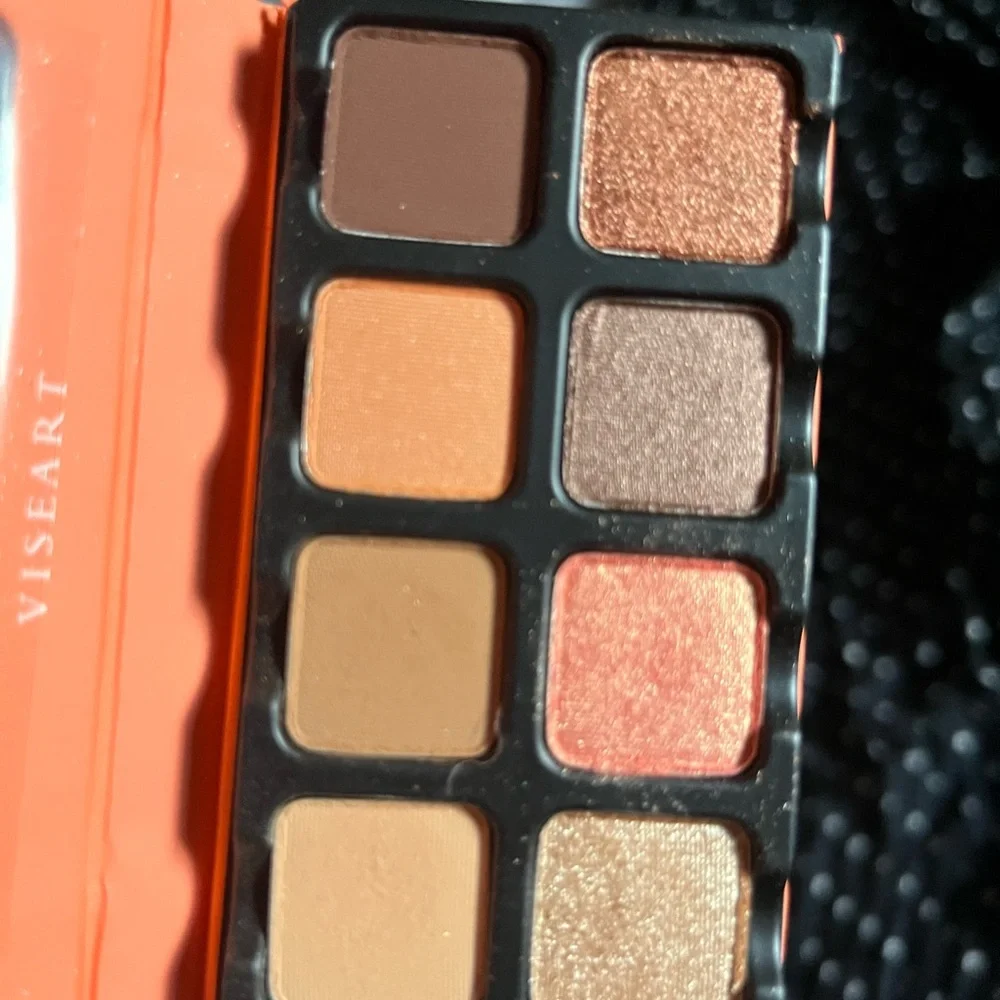 Viseart Apricotine eyeshadow palette with box. Perfect for autumn.
